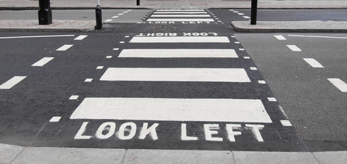 Look Left sign © Claudio Divizia