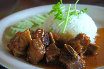 Rice with roasted pork spareribs