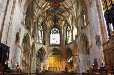 the altar at tewkesbury abbey