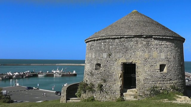Port-En-Bessin-Huppain - La tour Vauban