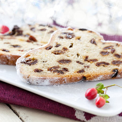 frische Stolle auf Teller
