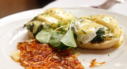 Eggs Florentine with Hash Browns