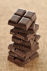 Pile de carrés de chocolat