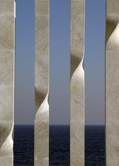 Columnas de granito y mar