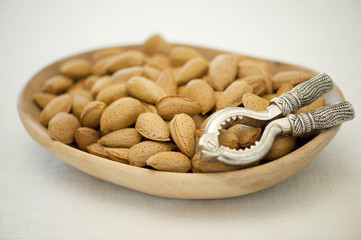 Amandes et casse-noix