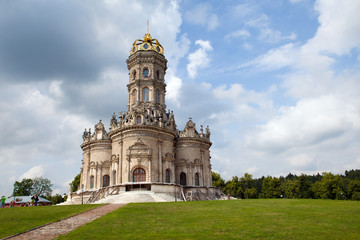 Fototapeta na wymiar Blessed Virgin Mary Church in Dubrovitsy. Russia