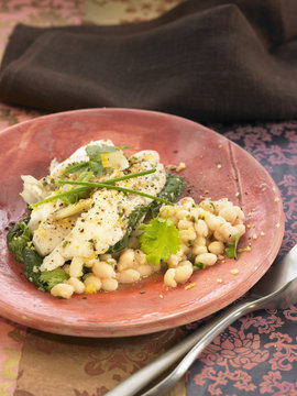 Morue aux &eacute;pinards, haricots blancs et herbes aromatiques