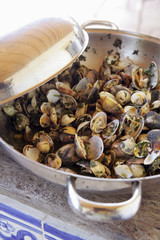 Coquillages sautés aux herbes