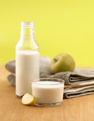 Smoothie au lait d'amande et pomme