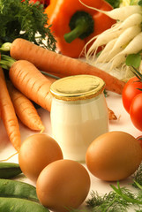 legumes frais et yaourt
