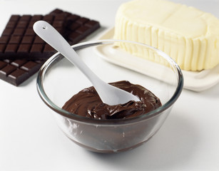  coquetiers de poires à la mousse au chocolat