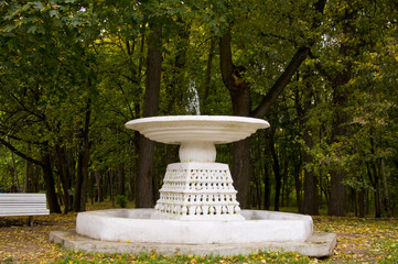 Фонтан ив Нескучном саду