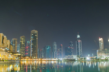 Fototapeta na wymiar Dubai view at night time
