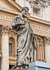 Fototapeta premium Vatican statue of St. Peter