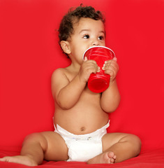 Baby in Windeln