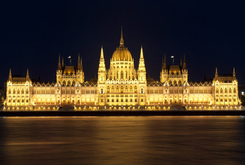 Fototapeta na wymiar budapest parliament at night, Hungary