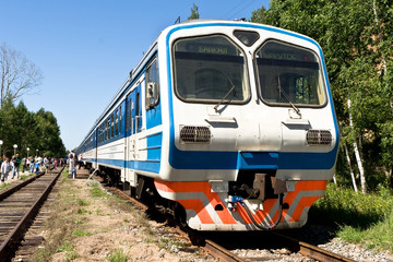 Электро поезд на Кругобайкальской желеной дороге.