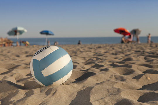 palla in spiaggia