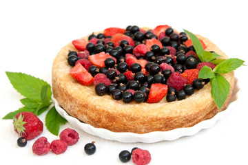 Pie with fresh summer berries and mascarpone
