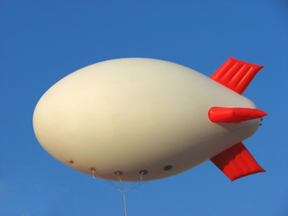 Advertising Zeppelin © MuratK