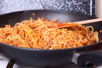 Boiling Spaghetti Pasta in a skillet