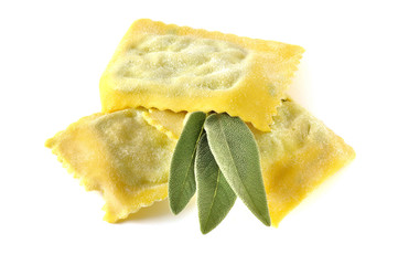 Tortelli con ricotta e spinaci, pasta fresca italiana