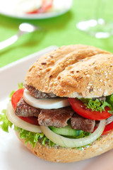 Sandwich with beef and vegetables