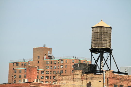 cisterna di acqua sui tetti di Manhattan
