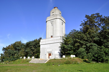 Fototapeta na wymiar Leipzig Lützschena Wieża Bismarcka