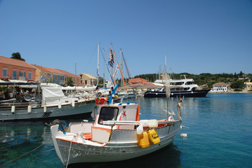 Fototapeta na wymiar Fiskardo Harbour na wyspie Kephalonia Grecji