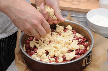 in der Konditorei - Kirschkuchen - Kuchen backen