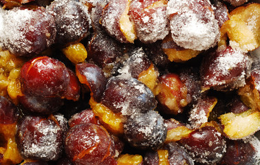 plums with sugar