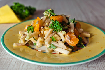 Kohlrabi salad