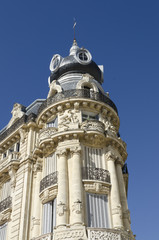 Fototapeta na wymiar immeuble français ancien luxueux