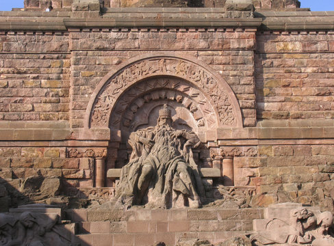 Kyffh&auml;user-Denkmal, Barbarossa-Skulptur