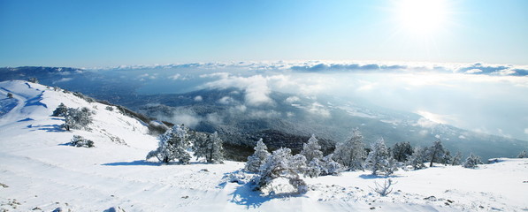 Fototapeta na wymiar Beautiful winter panorama.