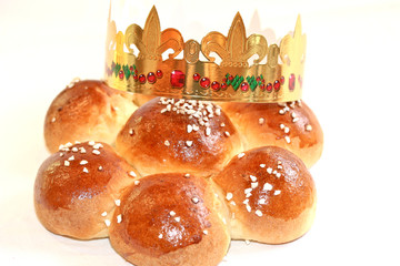 Dreikönigskuchen mit Krone