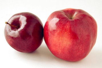 red apples