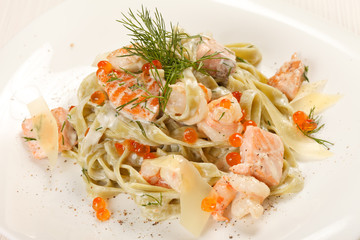 pasta with salmon and caviar