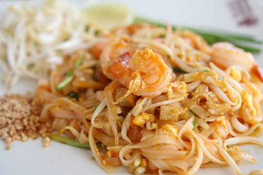 Thai food padthai