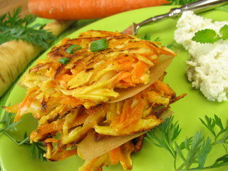 Möhren-Pastinaken-Puffer