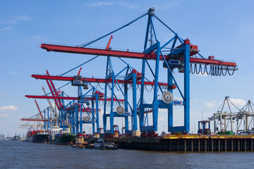 Fototapeta na wymiar Przemysłowe port w Hamburgu