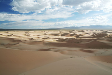 Fototapeta na wymiar dune sabbiose nel deserto mongolo