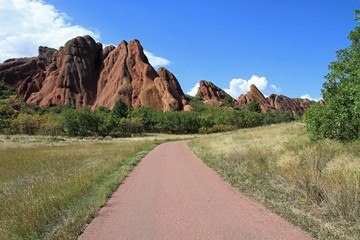 Inviting hiking trail in the American West