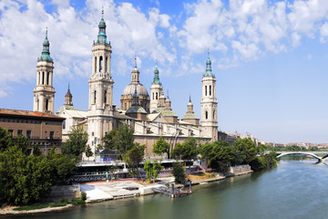 Fototapeta na wymiar View of Pilar's cathedral and Ebro river in Zaragoza