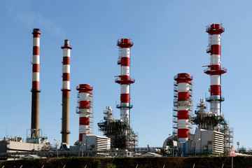 New refinery and powerplant