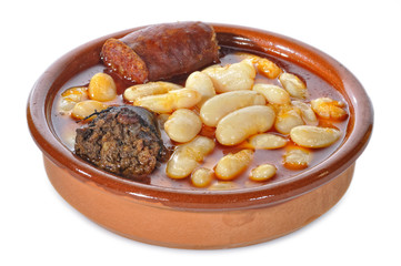 Cazuela de fabada asturiana.