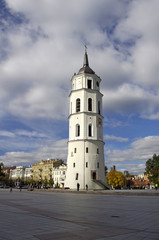 Fototapeta na wymiar Bellfre wieża katedry w Wilnie, Litwa