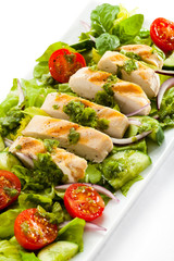 Vegetable salad with roasted chcicken meat