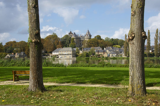 ch&acirc;teau de combourg en bretagne